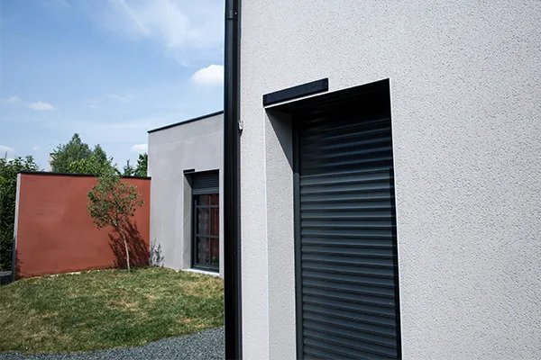 Entreprise de volets roulants solaires : solutions sur mesure et garanties